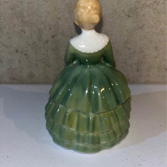 Royal Dalton Bell lady 1960s figurine - Picture 2 of 2